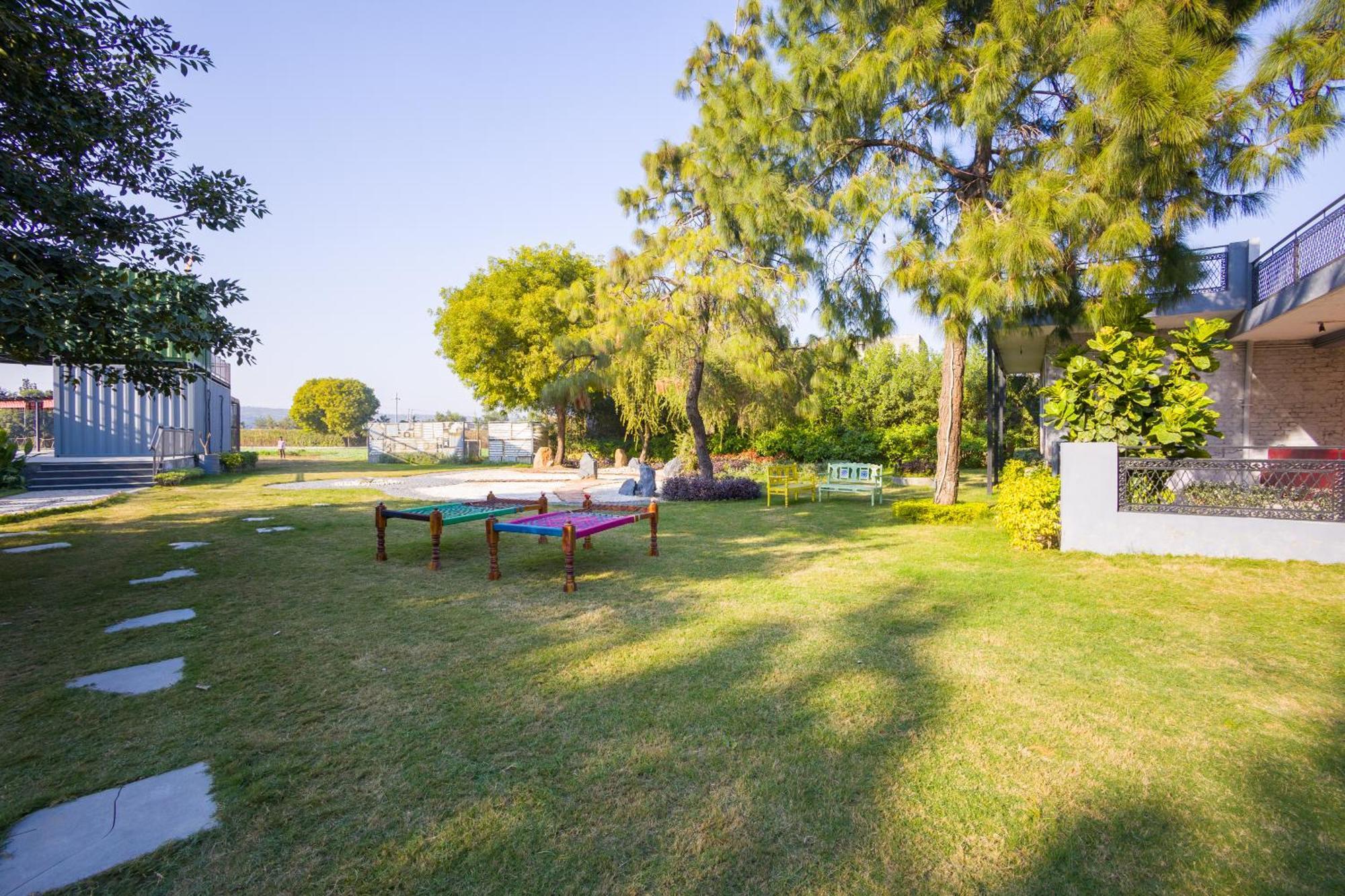 Vila Elivaas Hidden Oasis 4Bhk With Pool, Mud House & Container House Dhauj Exteriér fotografie