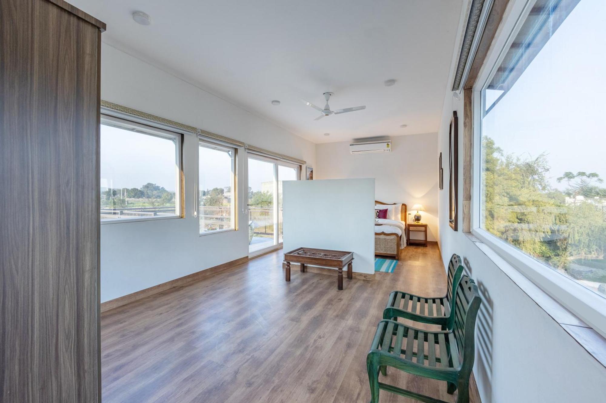 Vila Elivaas Hidden Oasis 4Bhk With Pool, Mud House & Container House Dhauj Exteriér fotografie