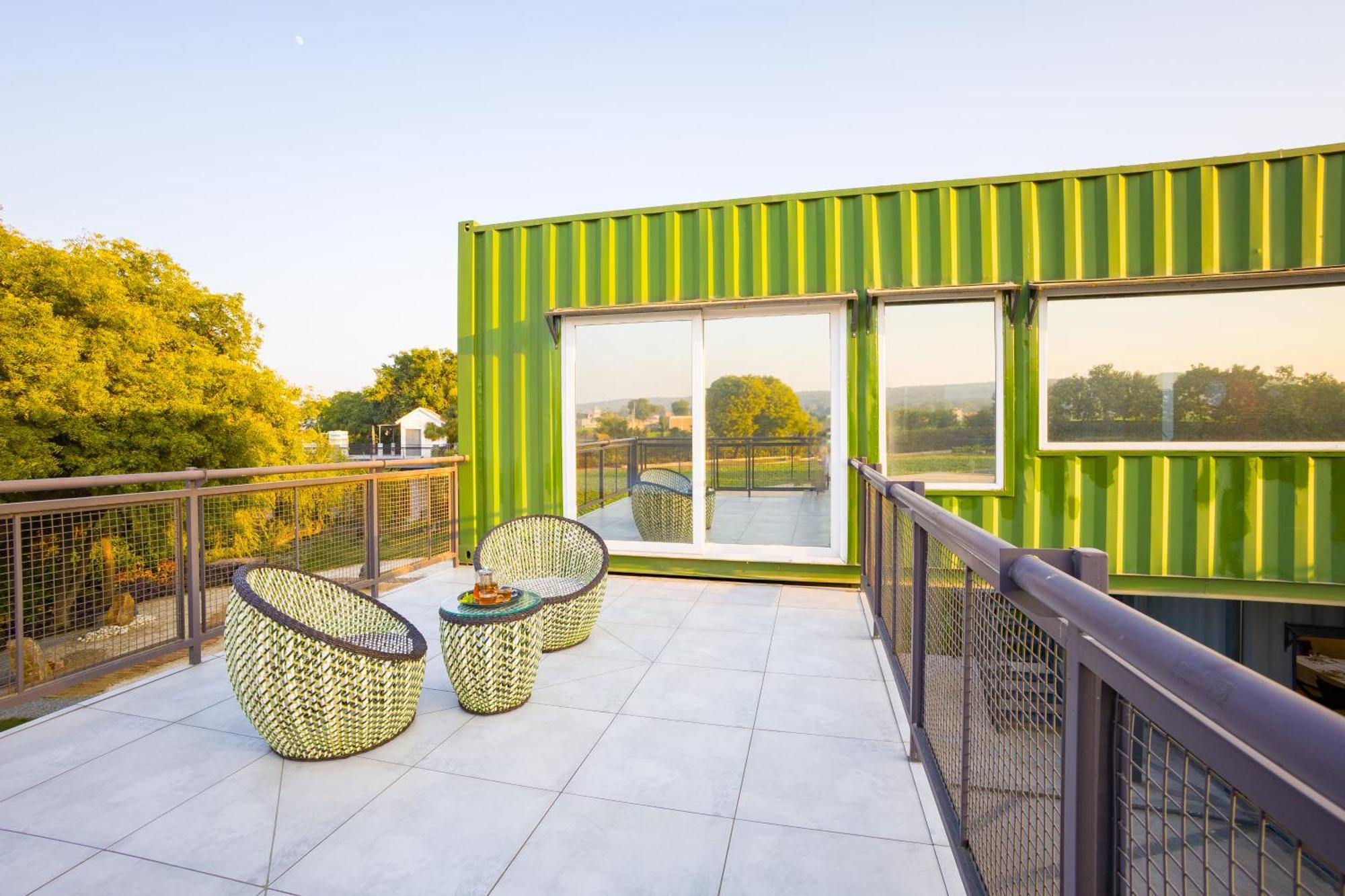 Vila Elivaas Hidden Oasis 4Bhk With Pool, Mud House & Container House Dhauj Exteriér fotografie