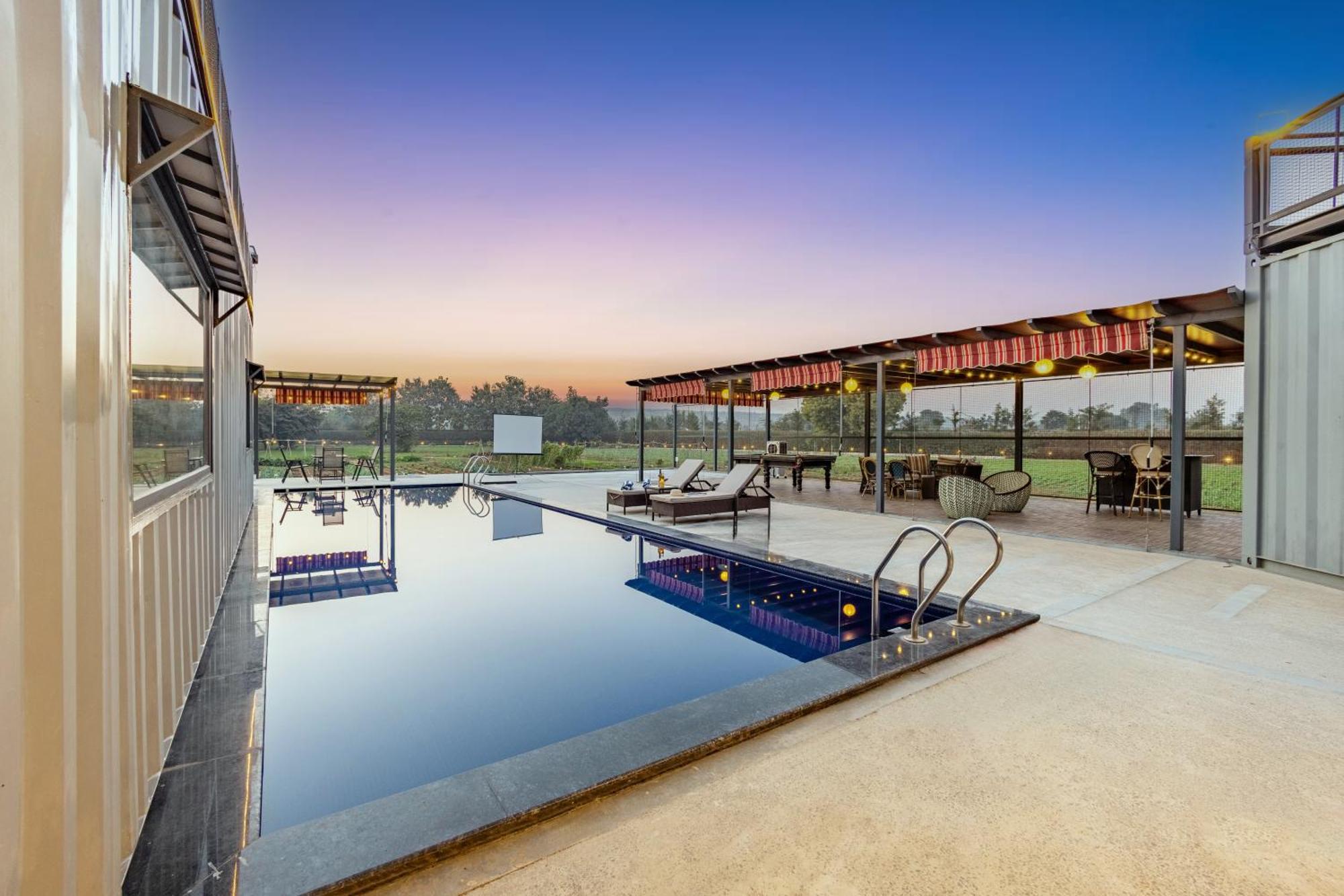 Vila Elivaas Hidden Oasis 4Bhk With Pool, Mud House & Container House Dhauj Exteriér fotografie
