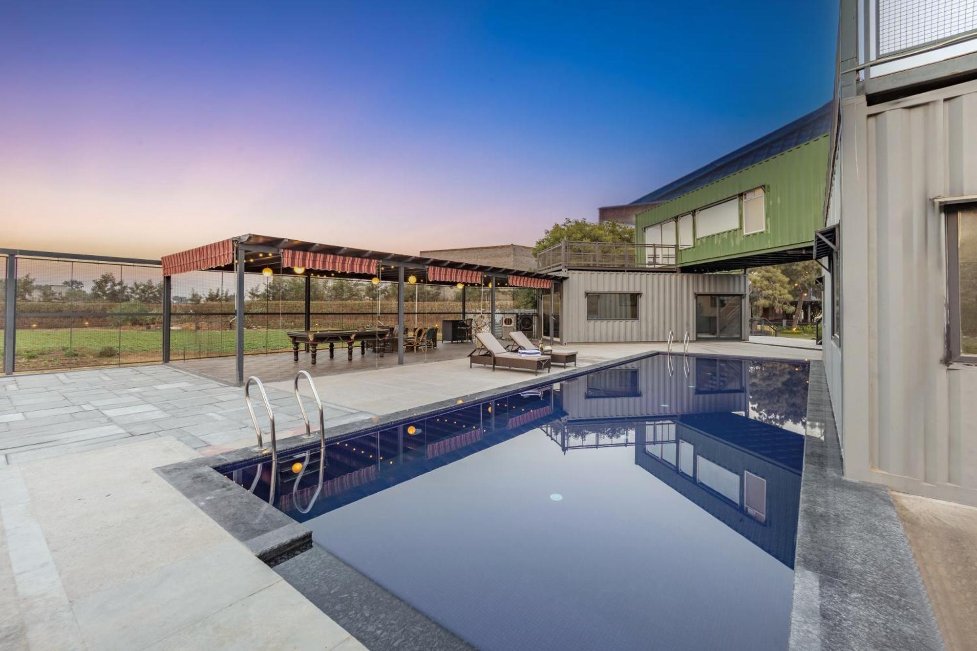 Vila Elivaas Hidden Oasis 4Bhk With Pool, Mud House & Container House Dhauj Exteriér fotografie