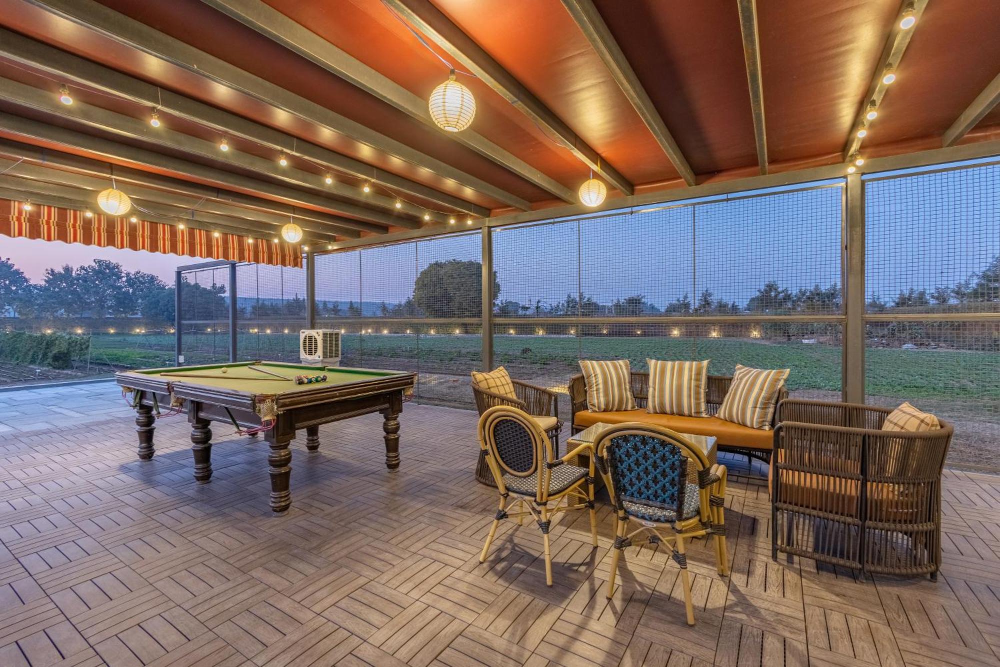 Vila Elivaas Hidden Oasis 4Bhk With Pool, Mud House & Container House Dhauj Exteriér fotografie